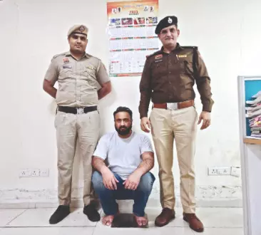 Global property scam foiled in Ggm; main accused in cop net