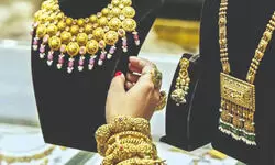 Gold climbs Rs 1,500 to Rs 1,27,300/10 gm