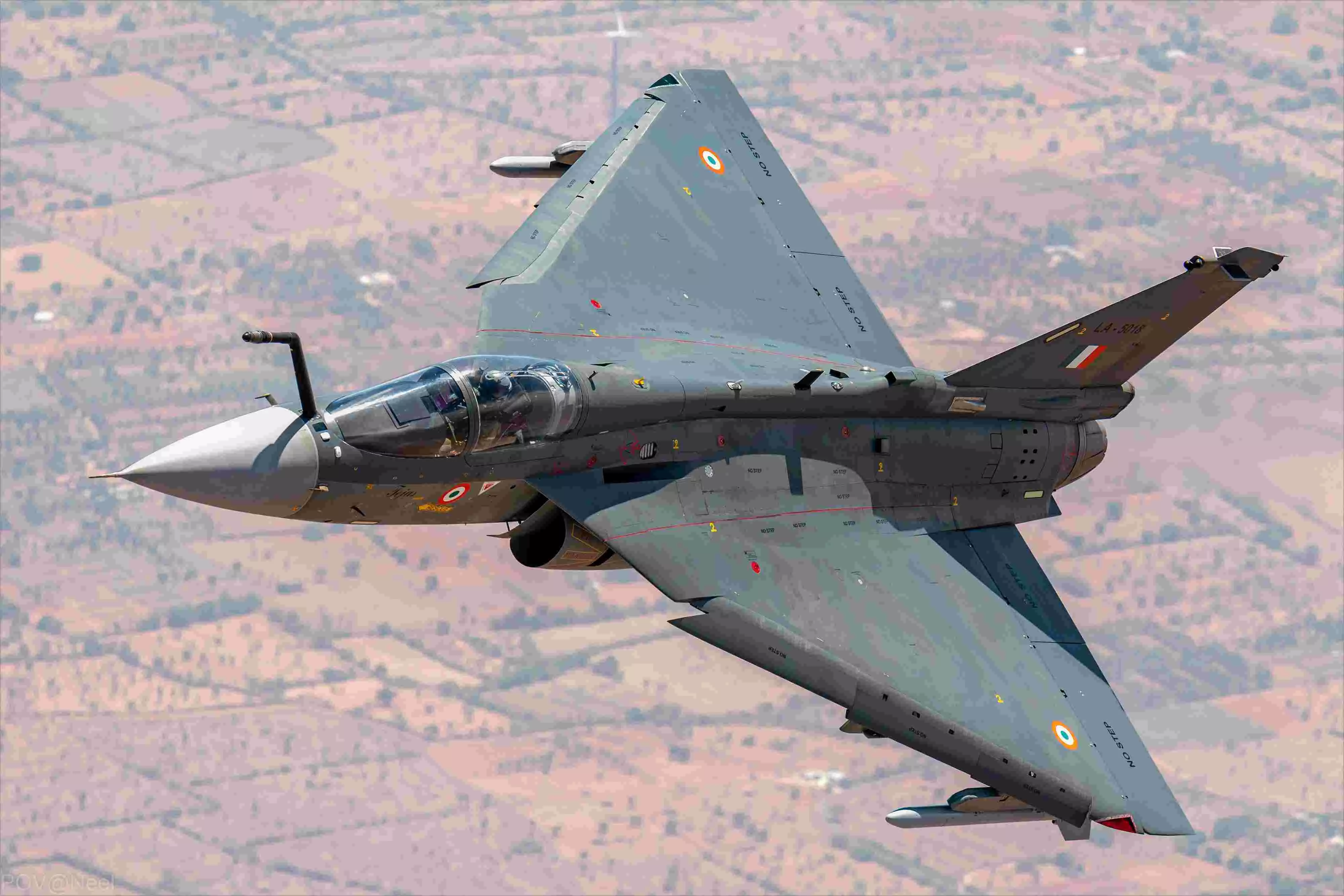 Indias Tejas fighter jet crashes during Dubai air show