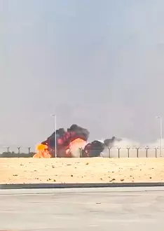 Pilot dies as IAFs Tejas fighter jet crashes during Dubai Air Show Pilot dies as IAFs Tejas fighter jet crashes during Dubai Air Show