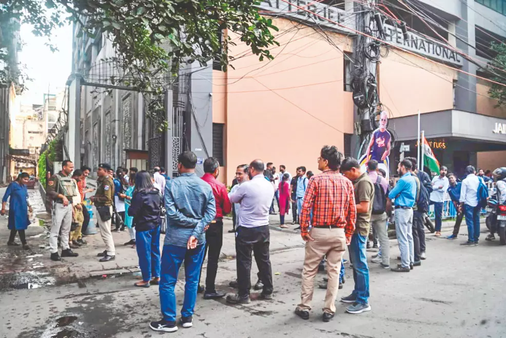 Tremors felt across Bengal as 5.7 magnitude quake jolts Bangladesh