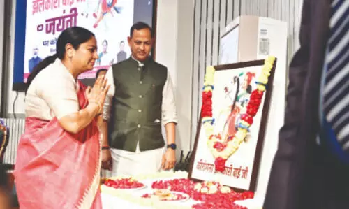 Gupta pays tribute to Veerangana Jhalkari Bai; Delhi adds her to list of eminent personalities Gupta pays tribute to Veerangana Jhalkari Bai; Delhi adds her to list of eminent personalities