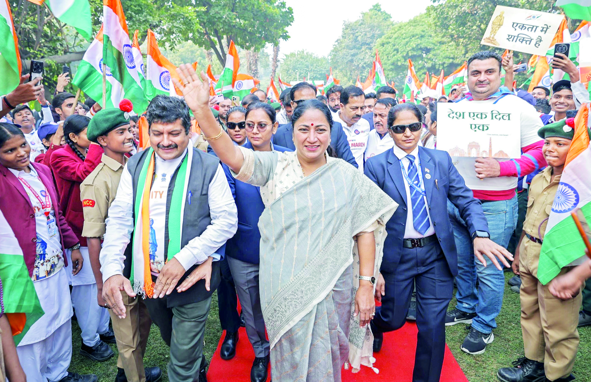 ‘Amid pollution pangs, 10K electric heaters to be distributed’: CM Gupta