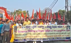 Protest erupts in Dabgram-Fulbari over ‘unethical eviction by Rlys’