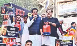 Cylinders at centre of Cong protest