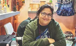 Terracotta artist captivates visitors with live sculpting Terracotta artist captivates visitors with live sculpting