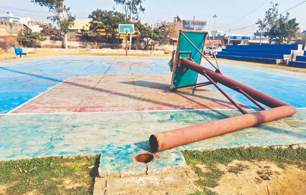 Basketball court accidents kill two teens, including national level player