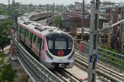 Delhi metro installs 82 anti-smog guns at its construction sites