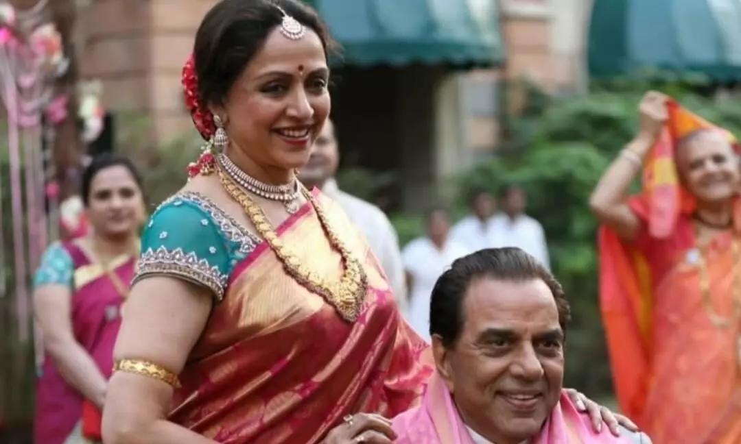 Indescribable loss, vacuum will be lifelong: Hema Malini in first post since Dharmendras death