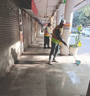 Cleanliness drive keeps NDMC mkts welcoming