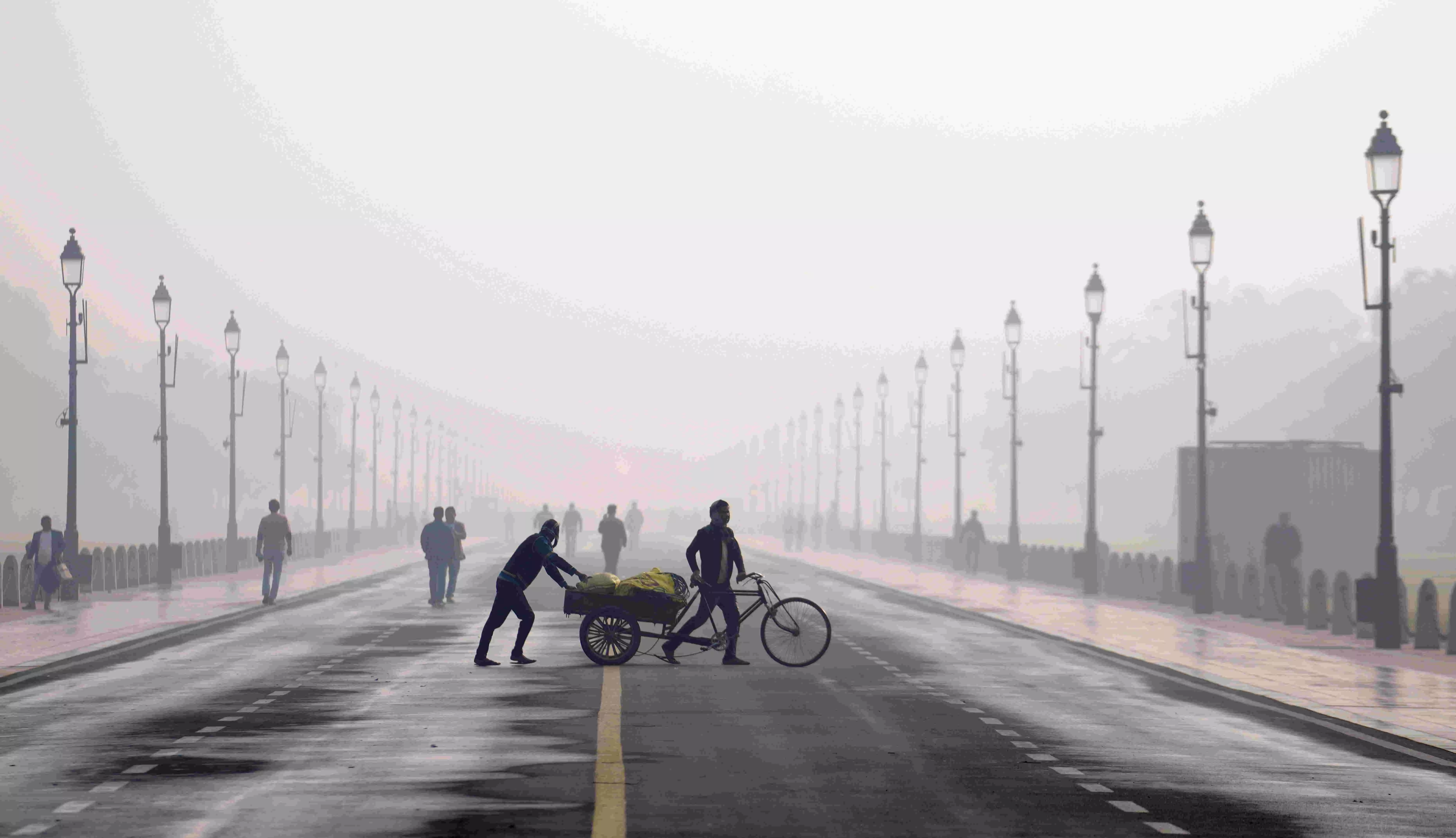 Delhi-NCR chokes again after brief respite; AQI crosses 300 in several areas