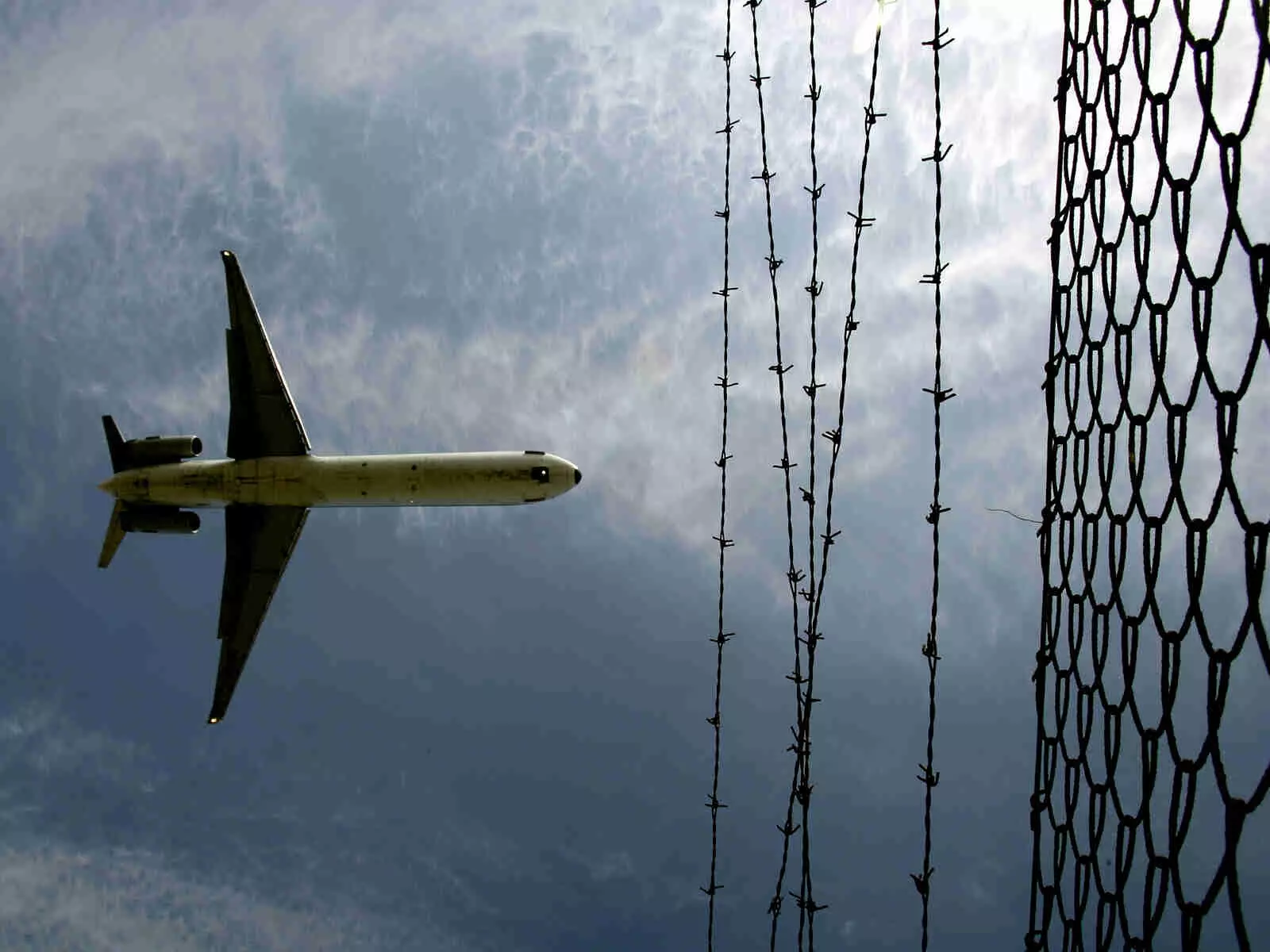 India rejects reports about denial of airspace to Pakistan to send aid to Sri Lanka India rejects reports about denial of airspace to Pakistan to send aid to Sri Lanka