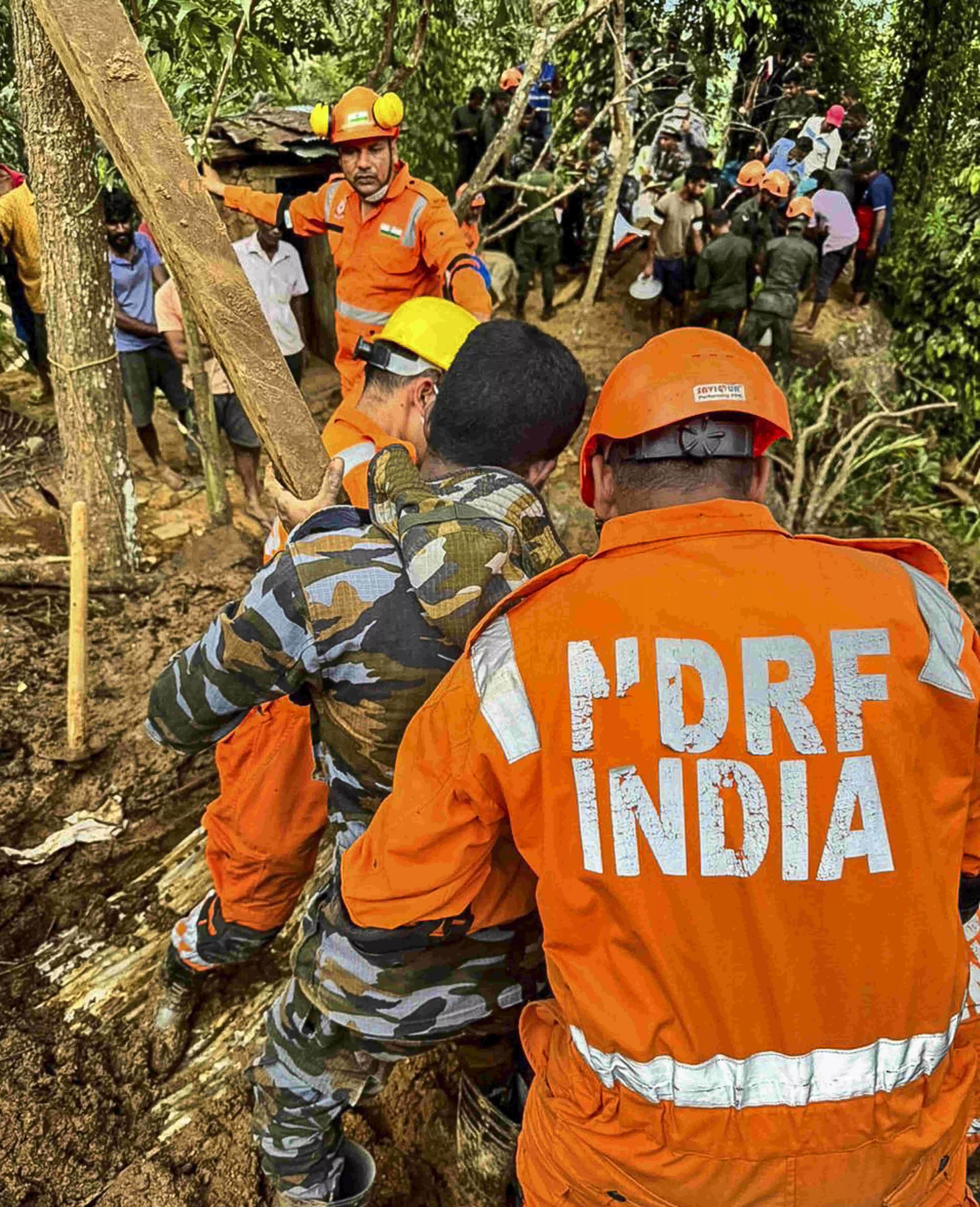 Indian forces evacuate 9-month pregnant woman in flood-hit Lanka amidst intensified rescue ops Indian forces evacuate 9-month pregnant woman in flood-hit Lanka amidst intensified rescue ops