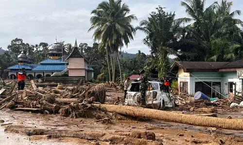 Over 1,200 dead from floods in Indonesia, Sri Lanka, Thailand as rescue efforts intensify