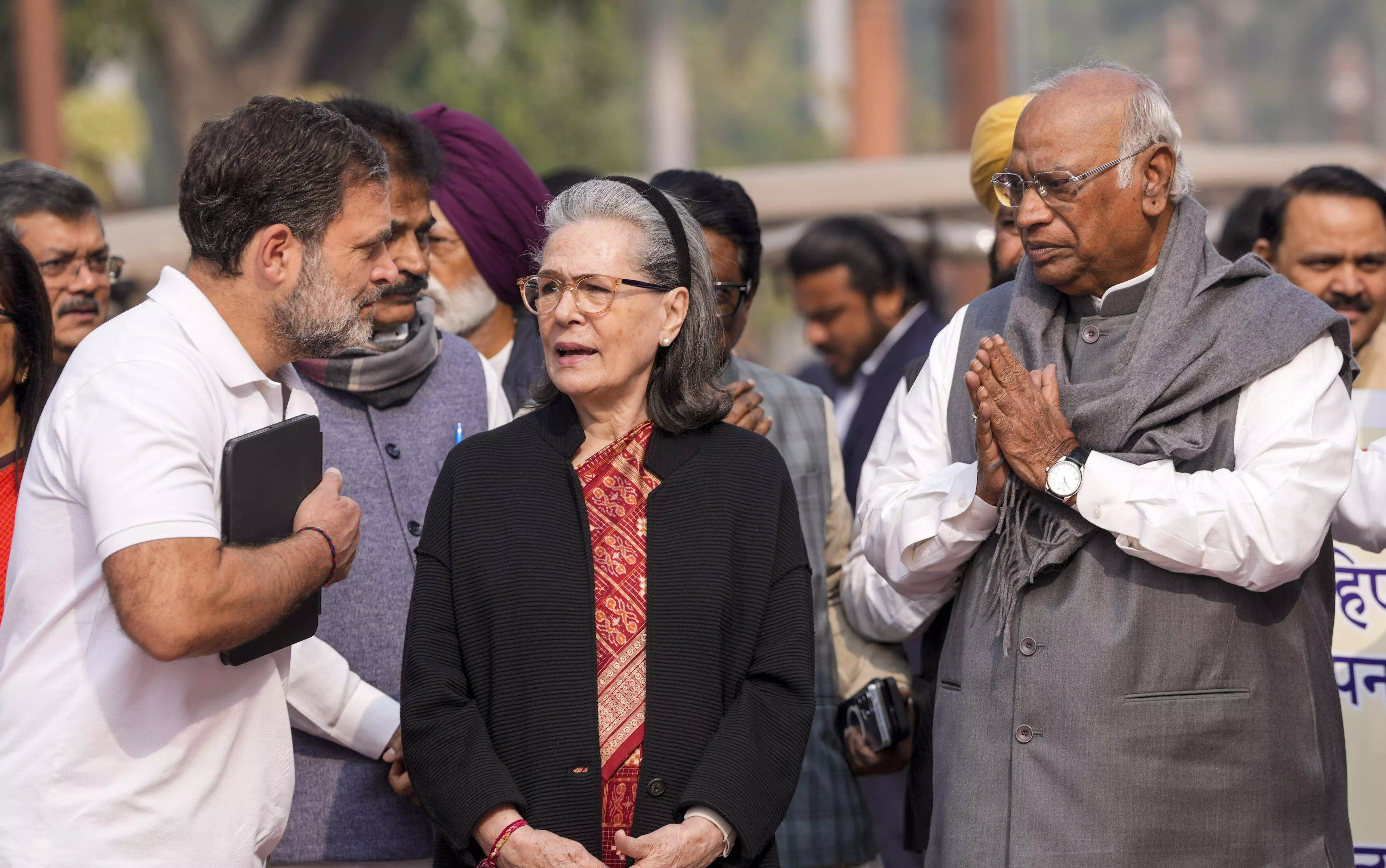 Rahul, Sonia Gandhi join INDIA bloc protest against labour codes at Parliament