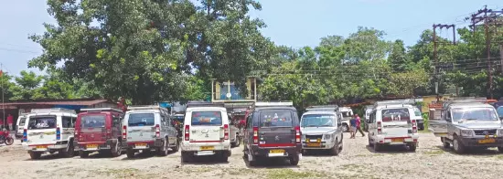 Darj: Terai-Dooars drivers allege harassment; unions threaten strike