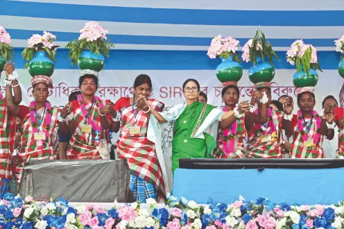 ‘Swasthya Bandhu’ clocks 1L footfall in 20 days: Mamata ‘Swasthya Bandhu’ clocks 1L footfall in 20 days: Mamata