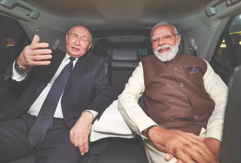 India rolls out red carpet for Putin