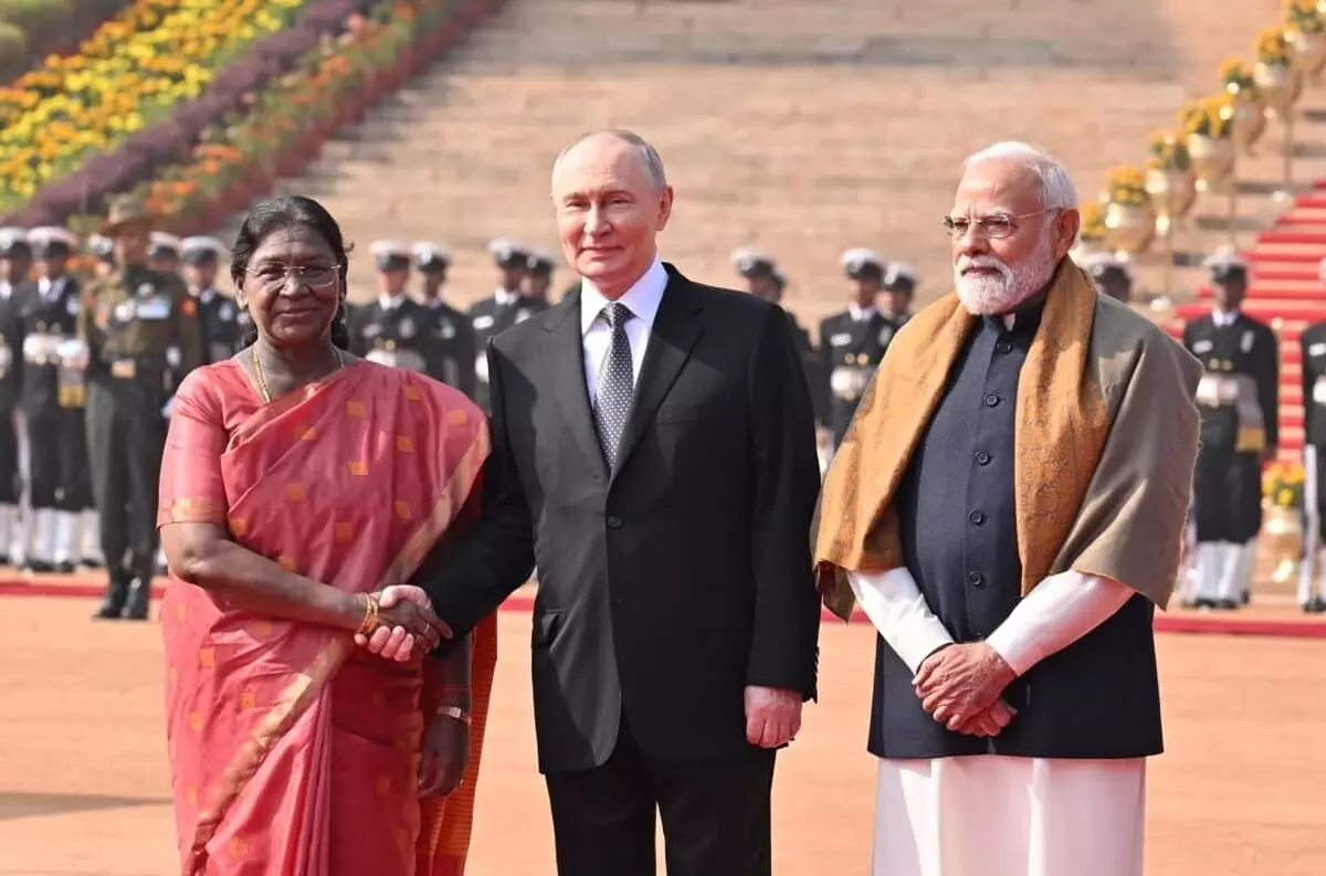 Russian President Putin accorded ceremonial welcome at Rashtrapati Bhavan