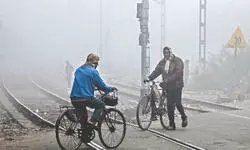 Kolkata enjoys a crisp start to winter as temperature dips