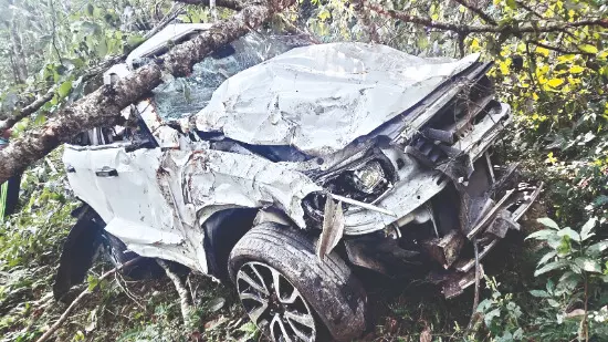 Sitong: Three killed in late night car accident Sitong: Three killed in late night car accident