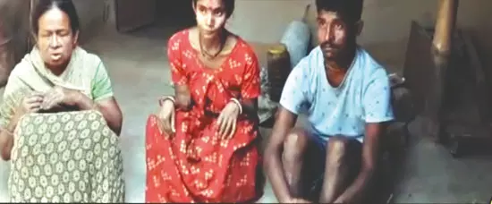 S Dinajpur: Family’s survival hinges on state welfare schemes in border village S Dinajpur: Family’s survival hinges on state welfare schemes in border village