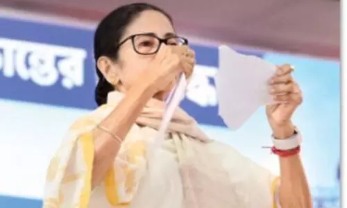 Mamata ‘tears Centre’s MGNREGA note’, calls it ‘valueless’ & ‘insulting’ Mamata ‘tears Centre’s MGNREGA note’, calls it ‘valueless’ & ‘insulting’