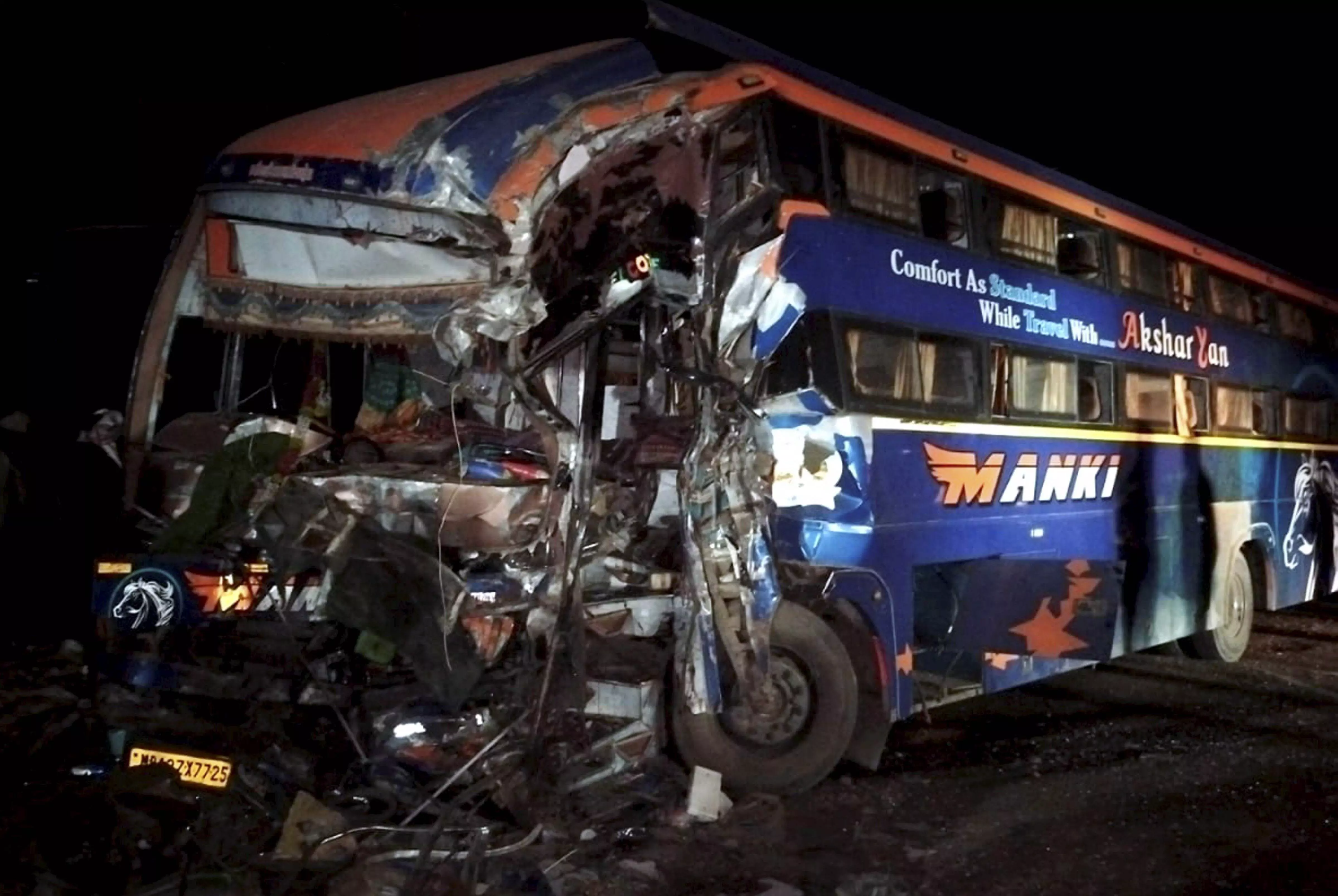 4 killed, 27 injured in bus-truck collision on Jaipur-Bikaner National Highway 4 killed, 27 injured in bus-truck collision on Jaipur-Bikaner National Highway