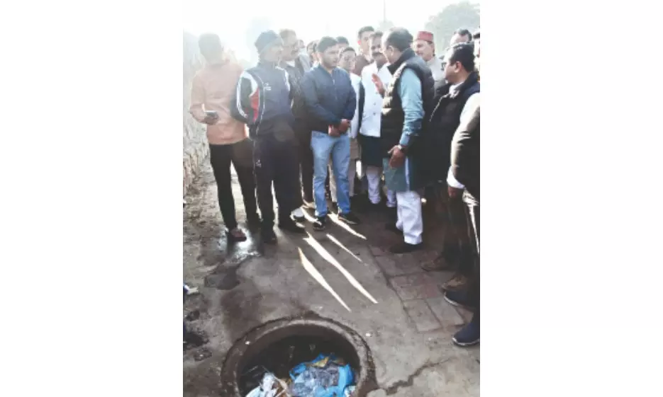 Minister Sood pulls up officials during Hastsal sanitation inspection Minister Sood pulls up officials during Hastsal sanitation inspection
