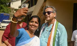 Will not accept Veer Savarkar Award nor attend the ceremony: Shashi Tharoor