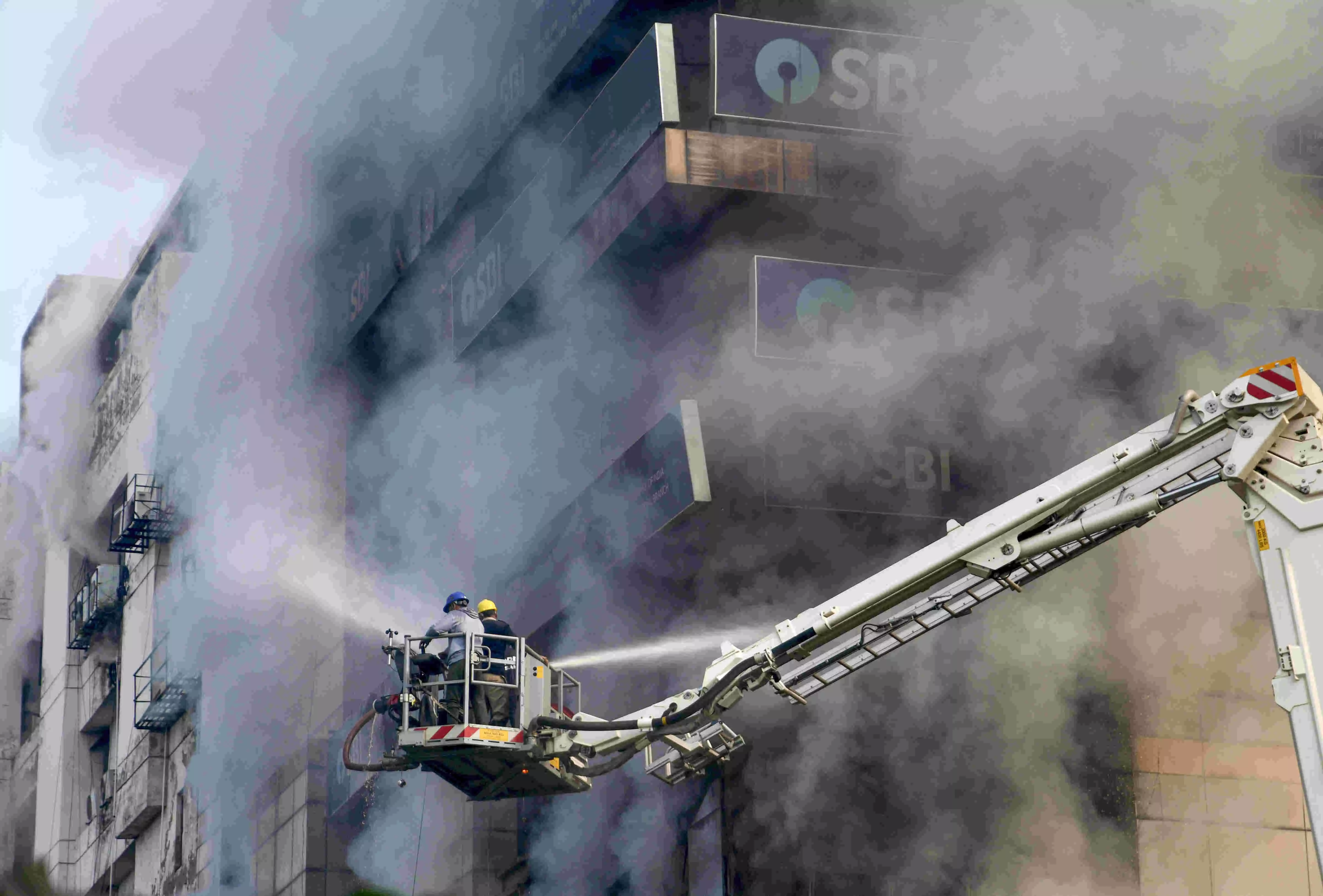 Guwahati inferno remains uncontrolled for over 33 hrs; multiple agencies called in Guwahati inferno remains uncontrolled for over 33 hrs; multiple agencies called in