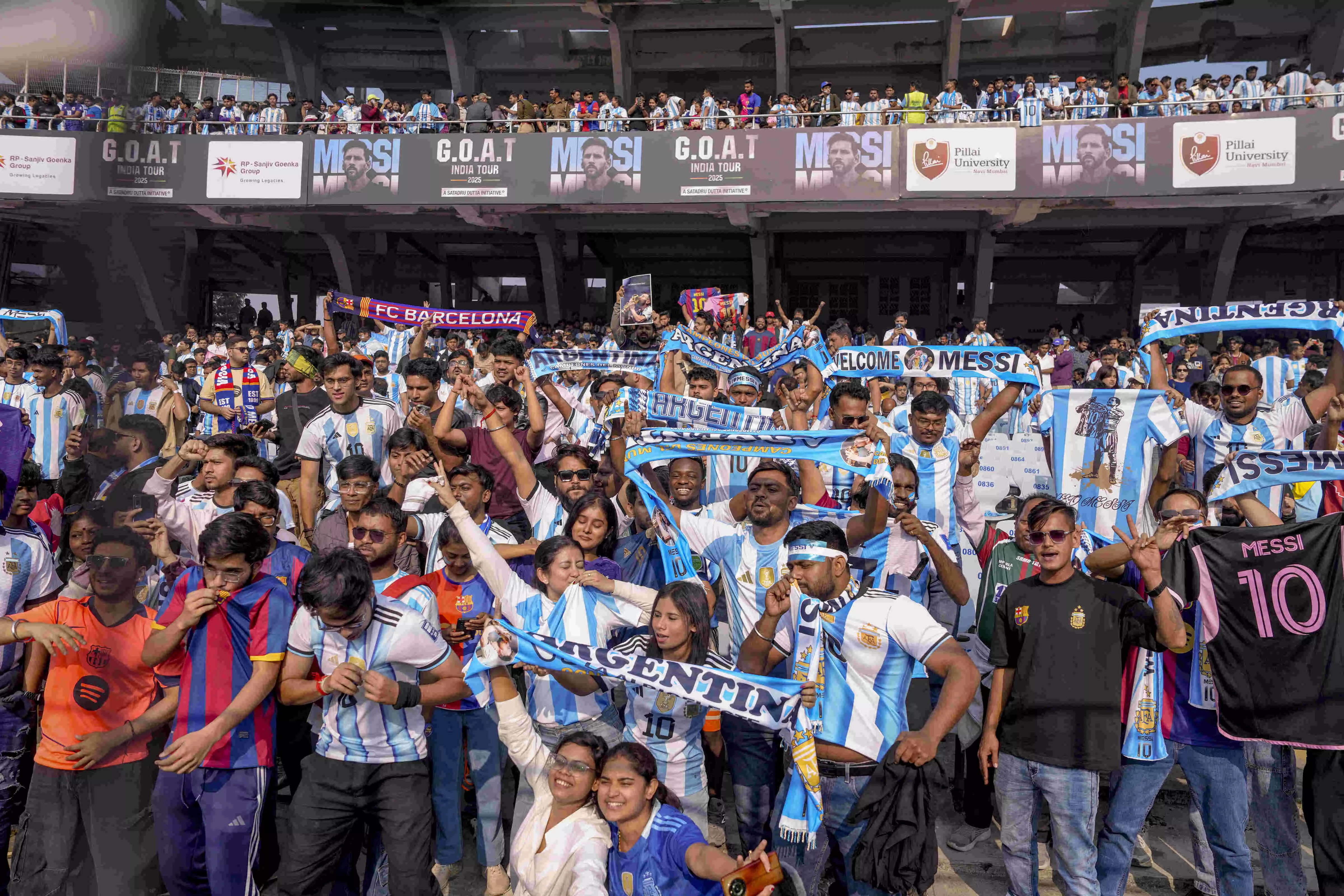 Breakdown of Law and Order: Fans on rampage as Messis Kolkata tour turns Messy Breakdown of Law and Order: Fans on rampage as Messis Kolkata tour turns Messy