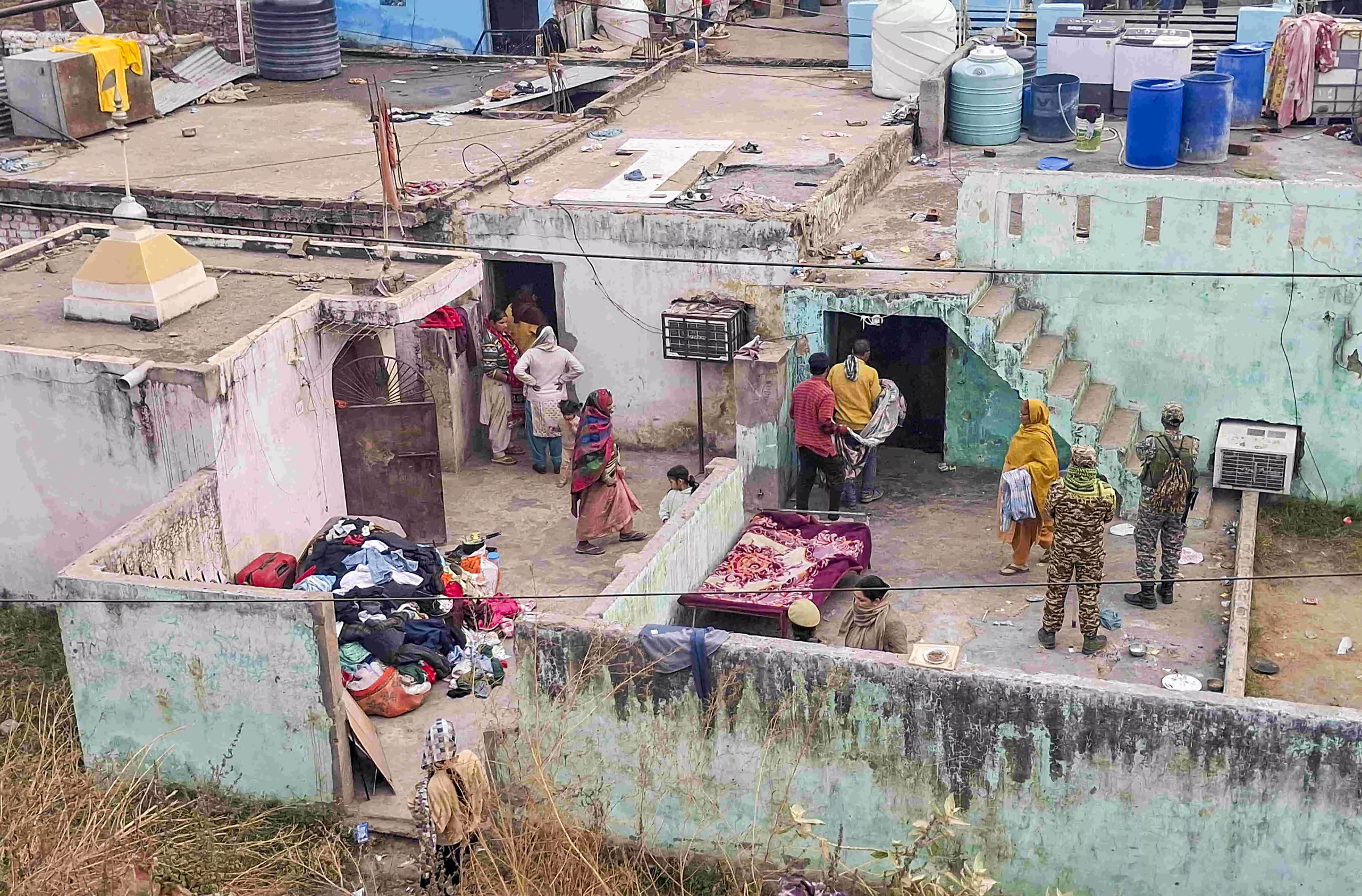 8 illegal structures of drug peddlers demolished in Jammu; 1 held in Kathua 8 illegal structures of drug peddlers demolished in Jammu; 1 held in Kathua