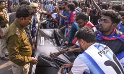 Unable to see Messi, irked fans vandalise stadium; CM orders ‘mismanagement’ probe Unable to see Messi, irked fans vandalise stadium; CM orders ‘mismanagement’ probe