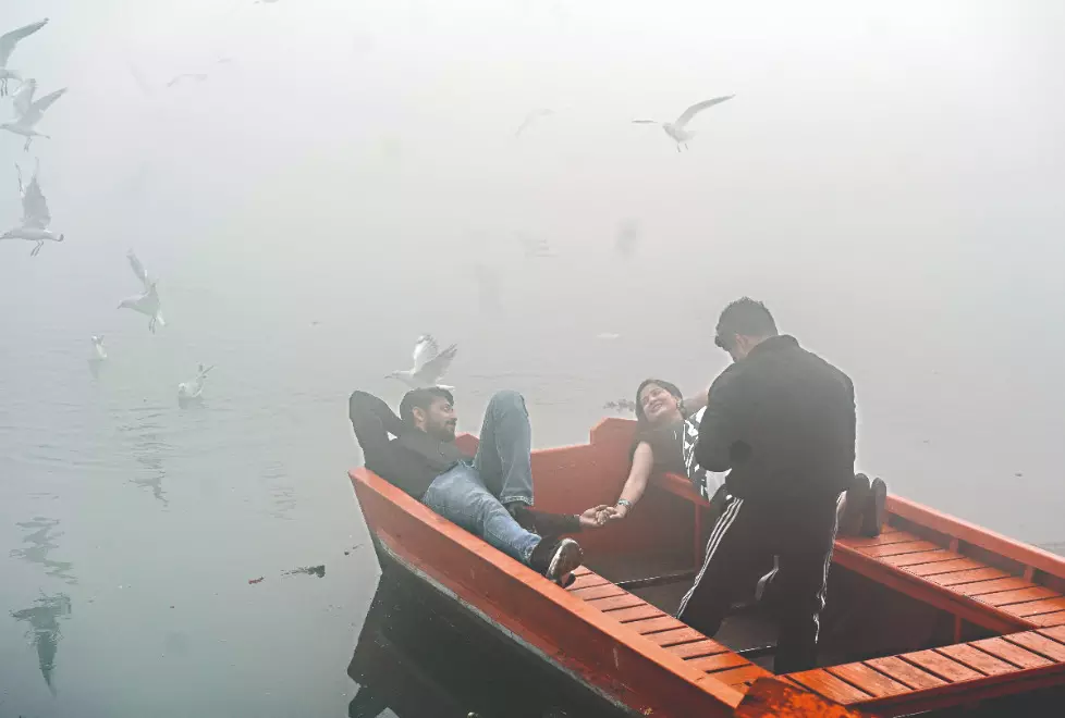 Air crisis: CAQM flags dust, halts outdoor sports Air crisis: CAQM flags dust, halts outdoor sports