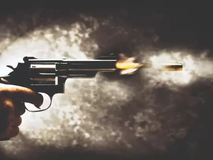 Minor girl killed in crossfire between 2 groups of miscreants Minor girl killed in crossfire between 2 groups of miscreants