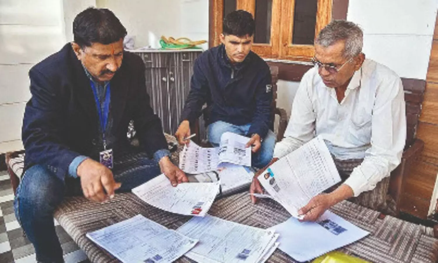 Election Commission urges Bengal voters to check names