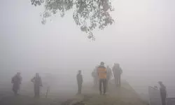 Delhis air quality remains severe at 452 as thick smog blankets the capital Delhis air quality remains severe at 452 as thick smog blankets the capital