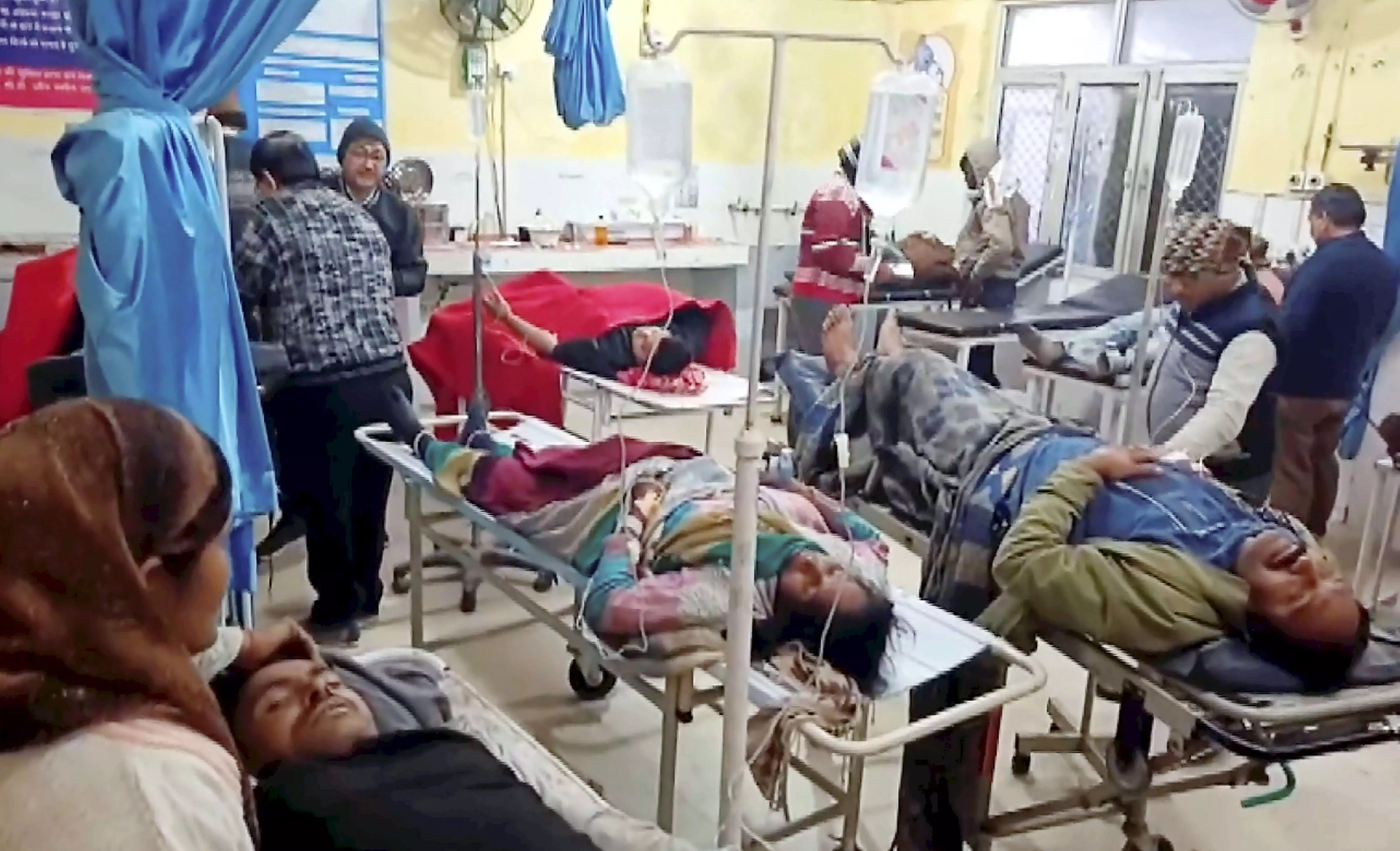 13 dead, 25 injured in Yamuna Expressway pile-up; buses catch fire 13 dead, 25 injured in Yamuna Expressway pile-up; buses catch fire