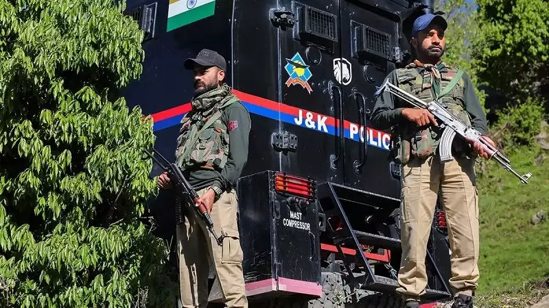 J-K Polices counter intel wing carries out raids in seven districts of Kashmir Valley J-K Polices counter intel wing carries out raids in seven districts of Kashmir Valley