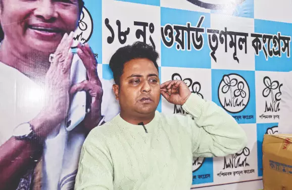 Declared ‘dead’ in draft rolls, TMC councillor stages stir at crematorium Declared ‘dead’ in draft rolls, TMC councillor stages stir at crematorium