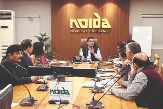 Noida Authority reviews air pollution, plans strict enforcement of GRAP-4 Noida Authority reviews air pollution, plans strict enforcement of GRAP-4