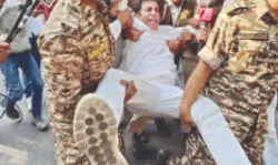 Cong stages protest outside BJP office over National Herald case Cong stages protest outside BJP office over National Herald case