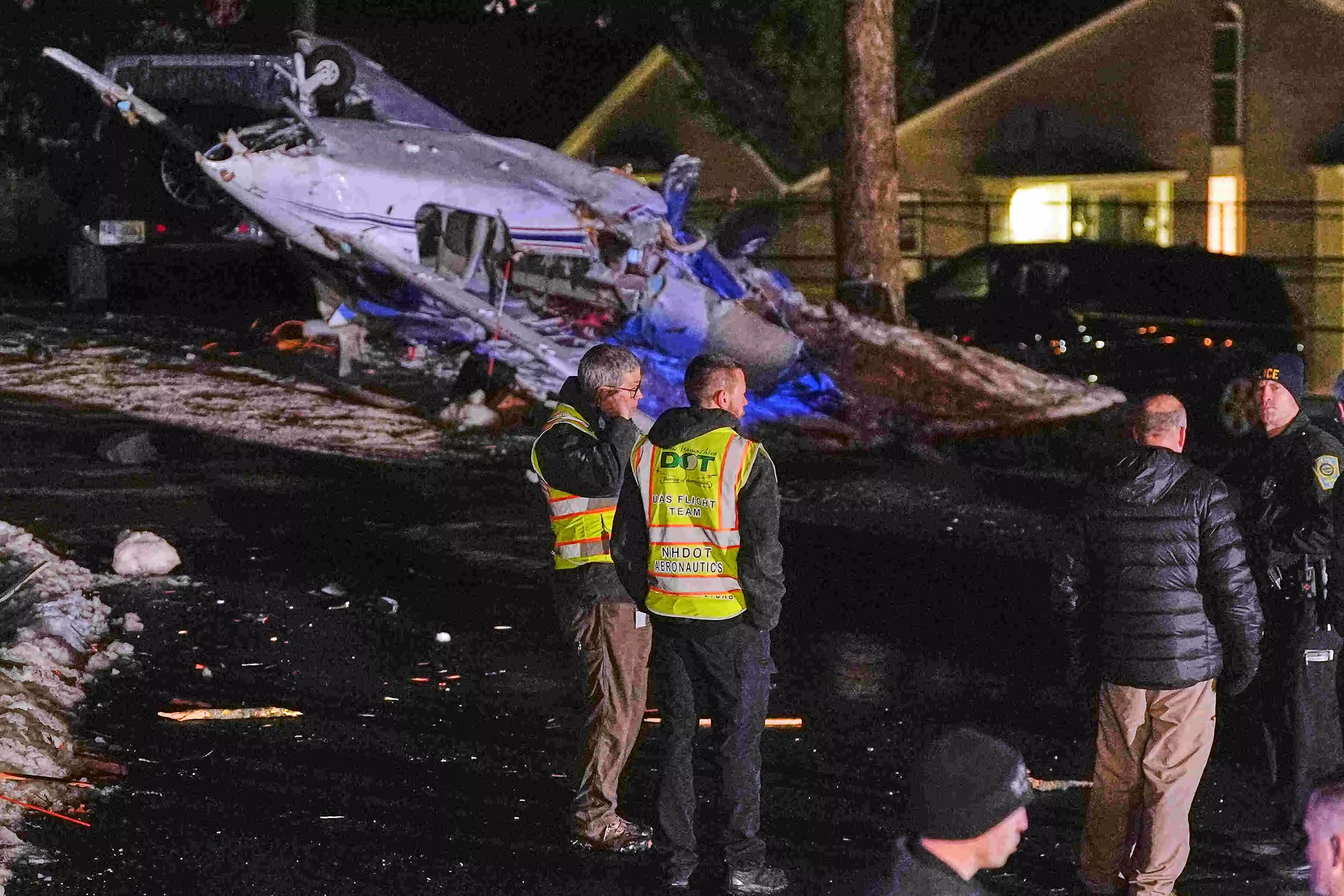 FAA investigating after small plane crashes into New Hampshire condominiums FAA investigating after small plane crashes into New Hampshire condominiums