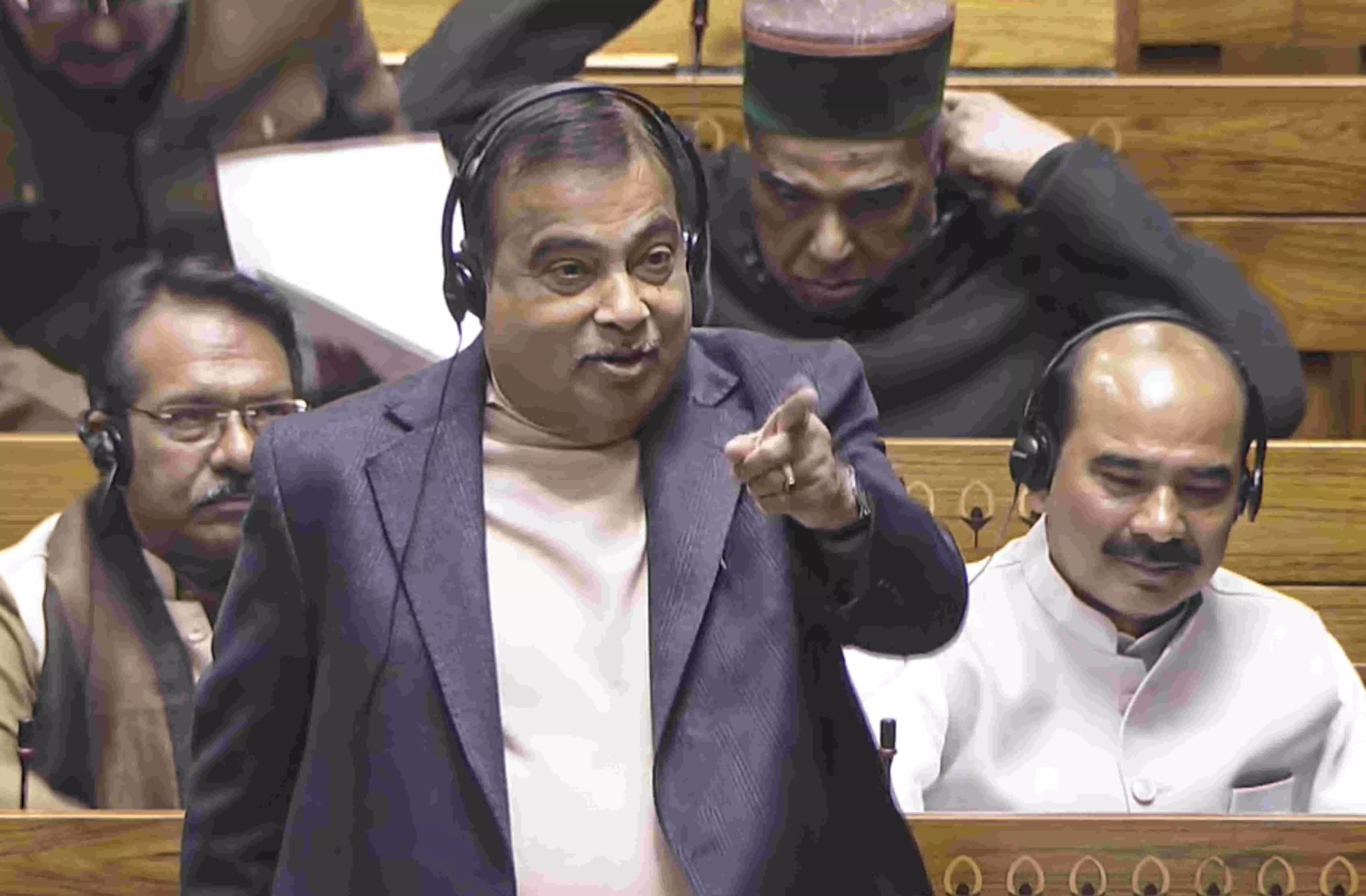 40 lakh annual FASTag passes issued since August, barrier-free toll collection by 2026: Gadkari 40 lakh annual FASTag passes issued since August, barrier-free toll collection by 2026: Gadkari