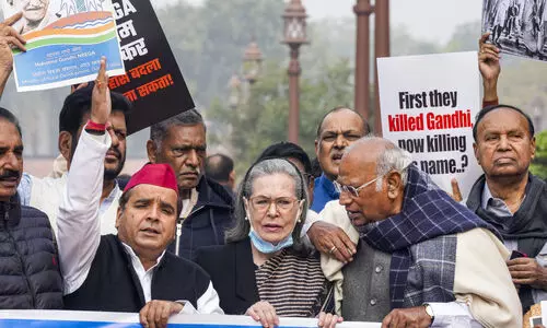 G RAM G bill | Oppositions protest march in Parliament complex, Kharge vows to take fight to streets G RAM G bill | Oppositions protest march in Parliament complex, Kharge vows to take fight to streets