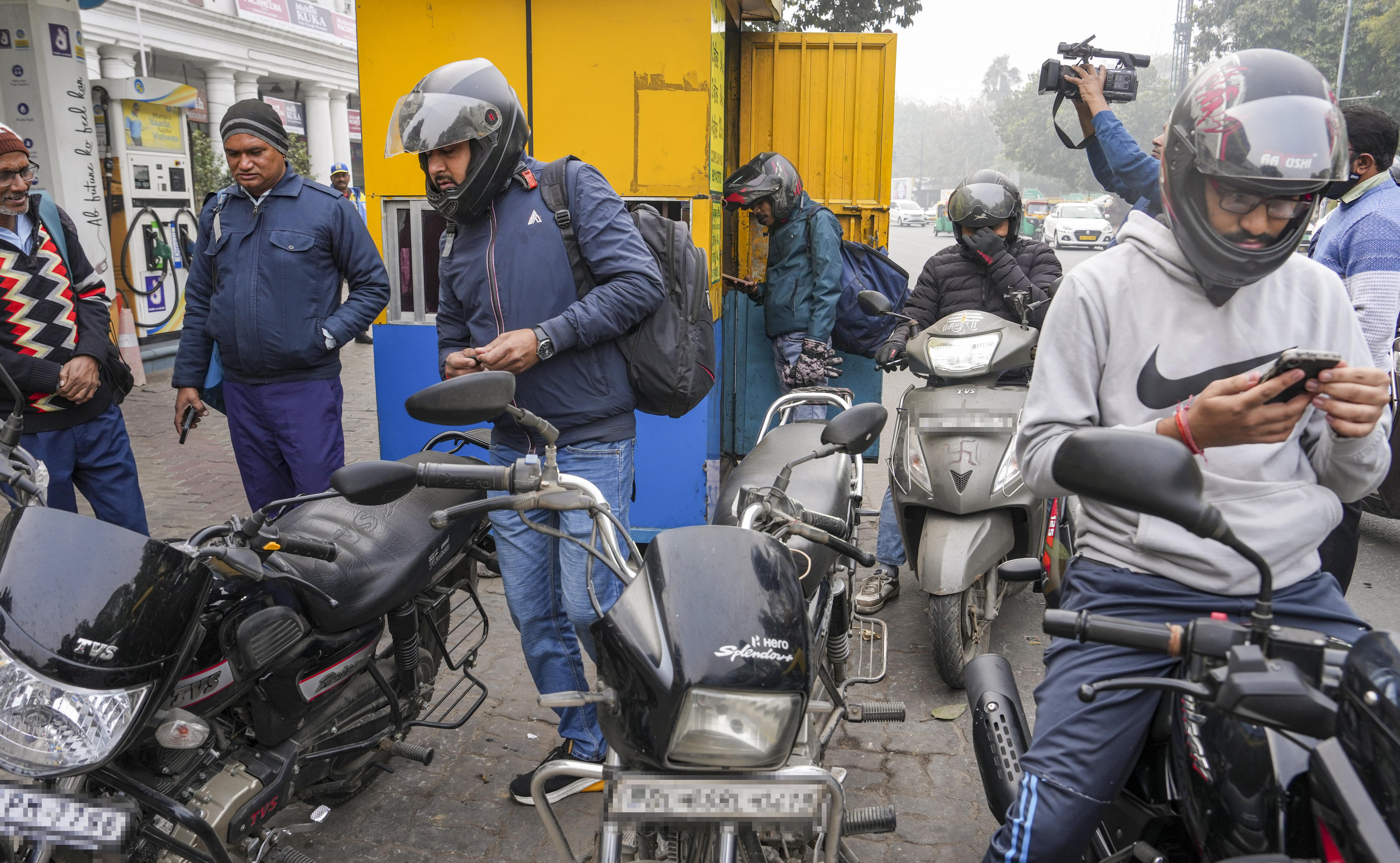 1 lakh PUC applications received in 3 days amid anti-pollution measures in Delhi