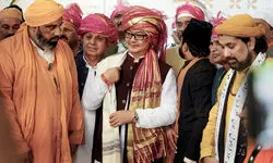 Rijiju offers chadar at Ajmer Sharif Dargah on behalf of central govt