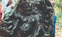 Ancient idol unearthed in S Dinajpur village