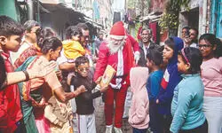 Beyond the glitter: The unsung hands behind Kolkata’s Christmas magic Beyond the glitter: The unsung hands behind Kolkata’s Christmas magic